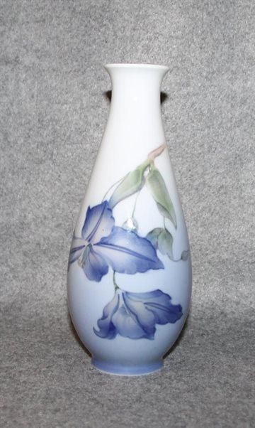 Vase med blomstermotiv 