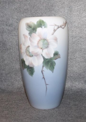 Vase med blomstermotiv 