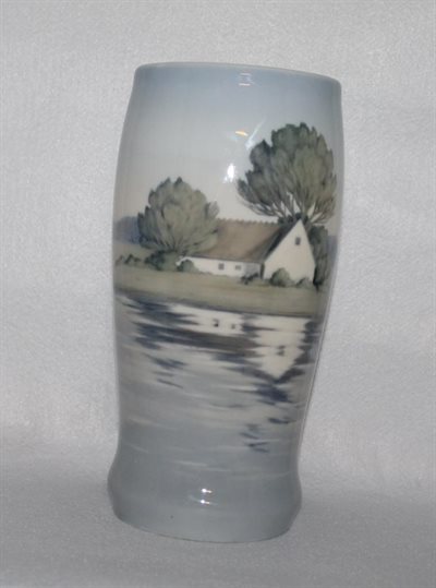 Vase med landskabs motiv