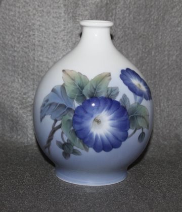 Vase med blå blomster