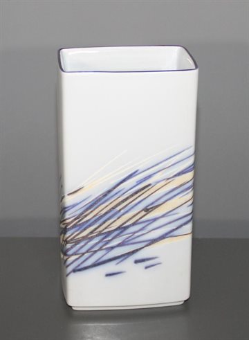 Firkantet vase