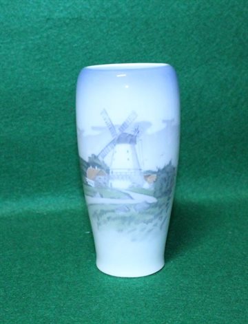 Vase med motiv Dybbøl mølle