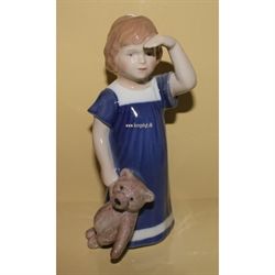 Else står med bamse   ( solgt )